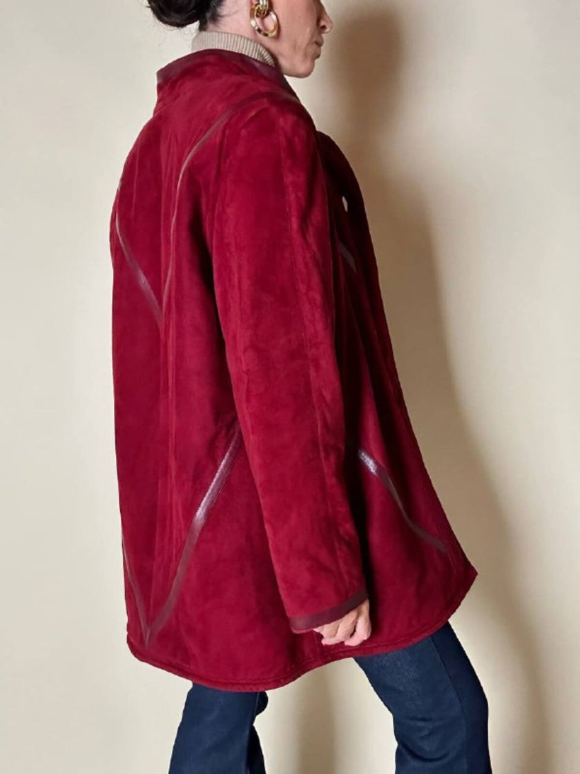 Giacca in suede borgogna con riporti in pelle e con interno in lana mélange in tinta