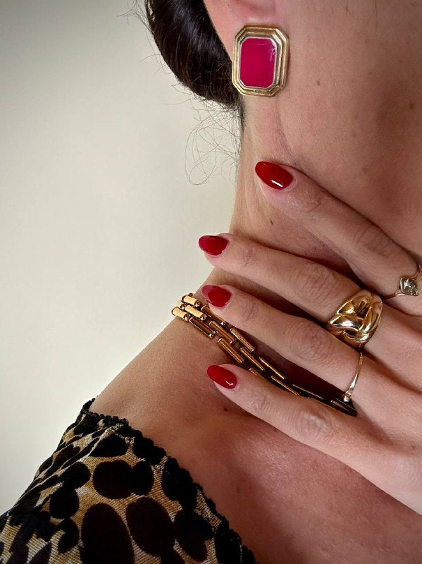 Clip ottagonali in metallo oro e smalto rosso