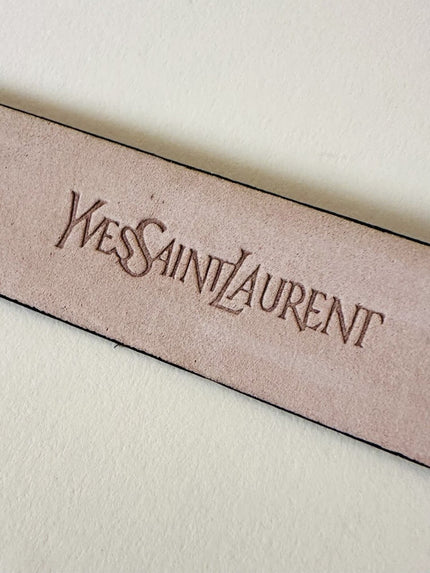 Cintura in pelle nera con fibbia rettangolare dorata “Yves Saint Laurent”