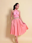 Top rosa con scollo all'americana