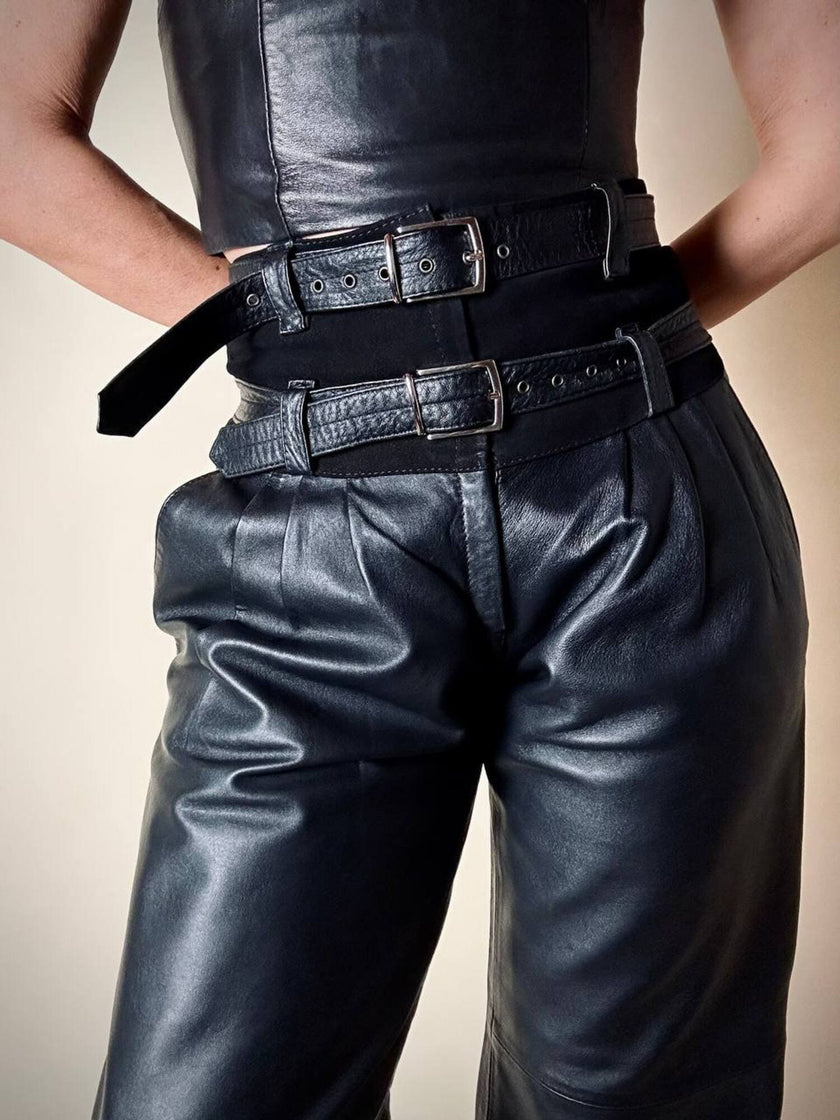 Pantalone vintage in pelle e camoscio nero a vita alta con doppie cinture