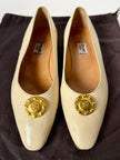 Ballerine vintage Celine Paris in pelle avorio con medaglioni dorati logati