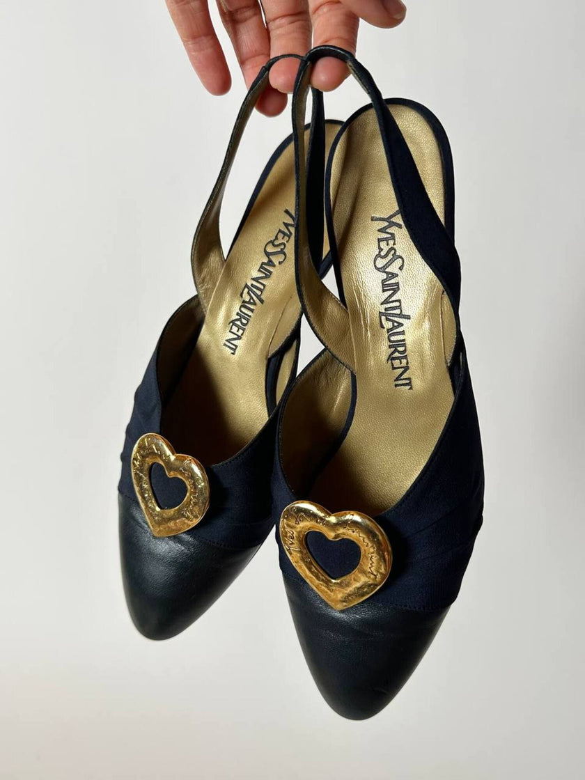 Slingback vintage Yves Saint Laurent blu notte con cuori gioiello dorati