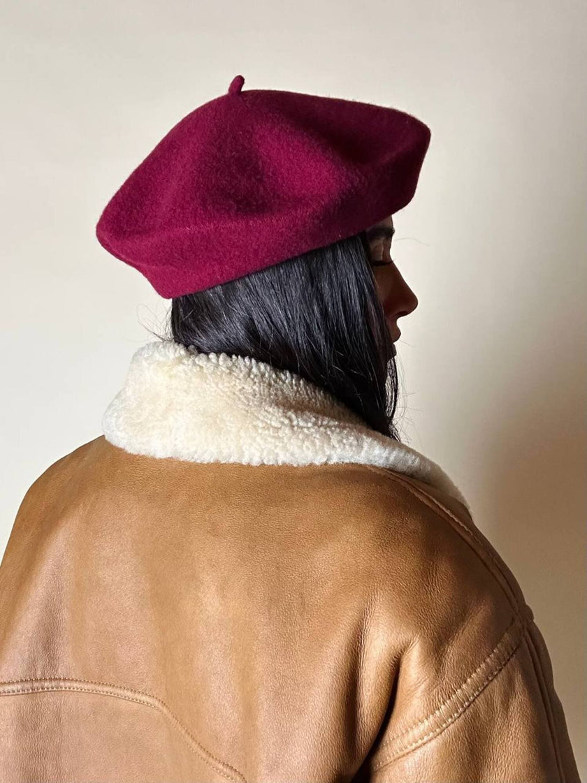 Basco classico in feltro di lana color bordeaux