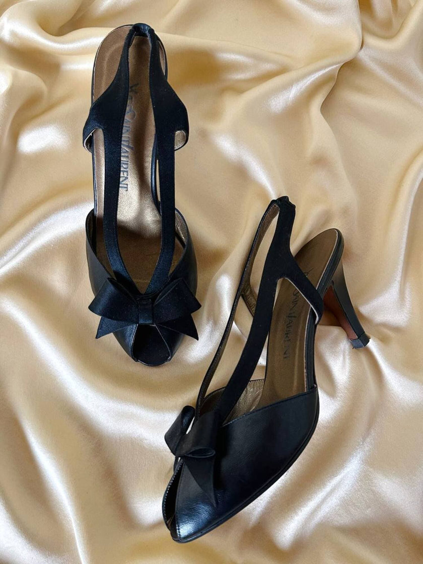 Sandali neri in pelle e raso con fiocco “Yves Saint Laurent”