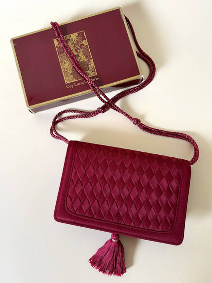 Borsa vintage Guy Laroche Paris in raso color lampone con nappa couture