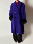 Cappotto vintage blu violaceo in lana con polsi in pelliccia di volpe nera