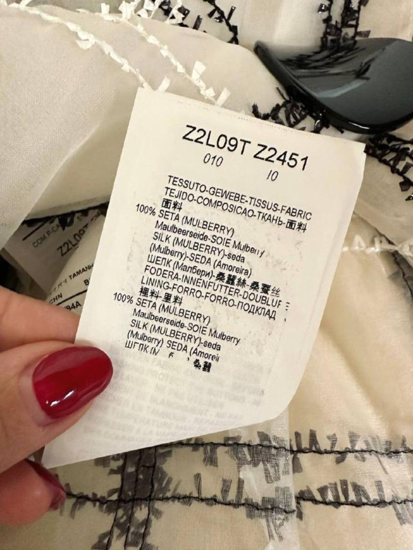 Trench lungo in organza di seta bianca operata con maxi bottoni neri “Emporio Armani”