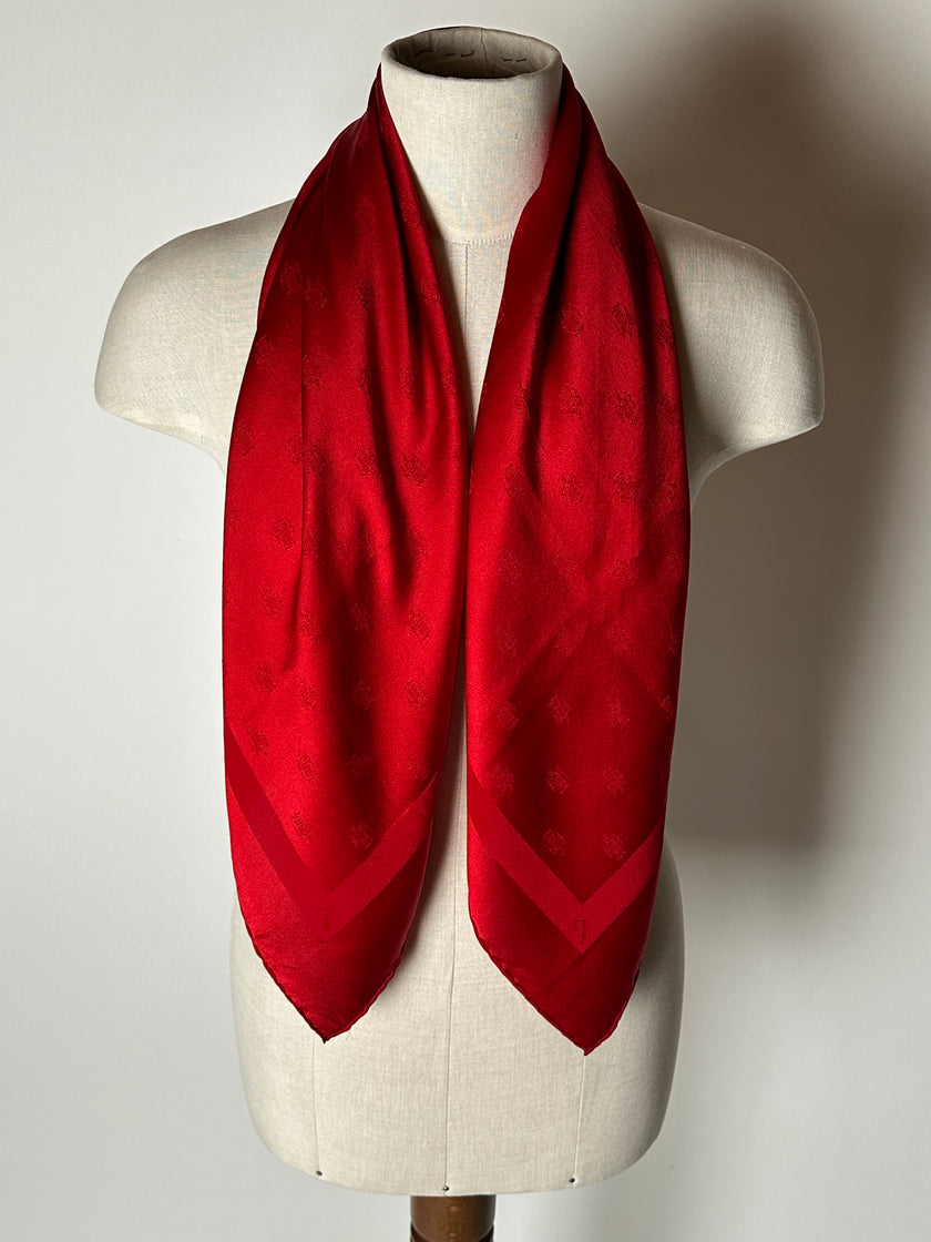 Foulard vintage in seta jacquard rosso con motivi ornamentali
