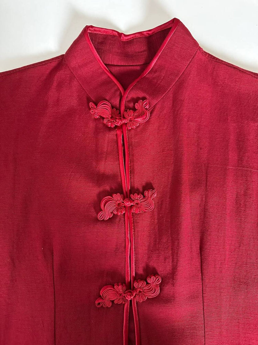 Maxi gilet vintage rosso rubino con alamari in raso