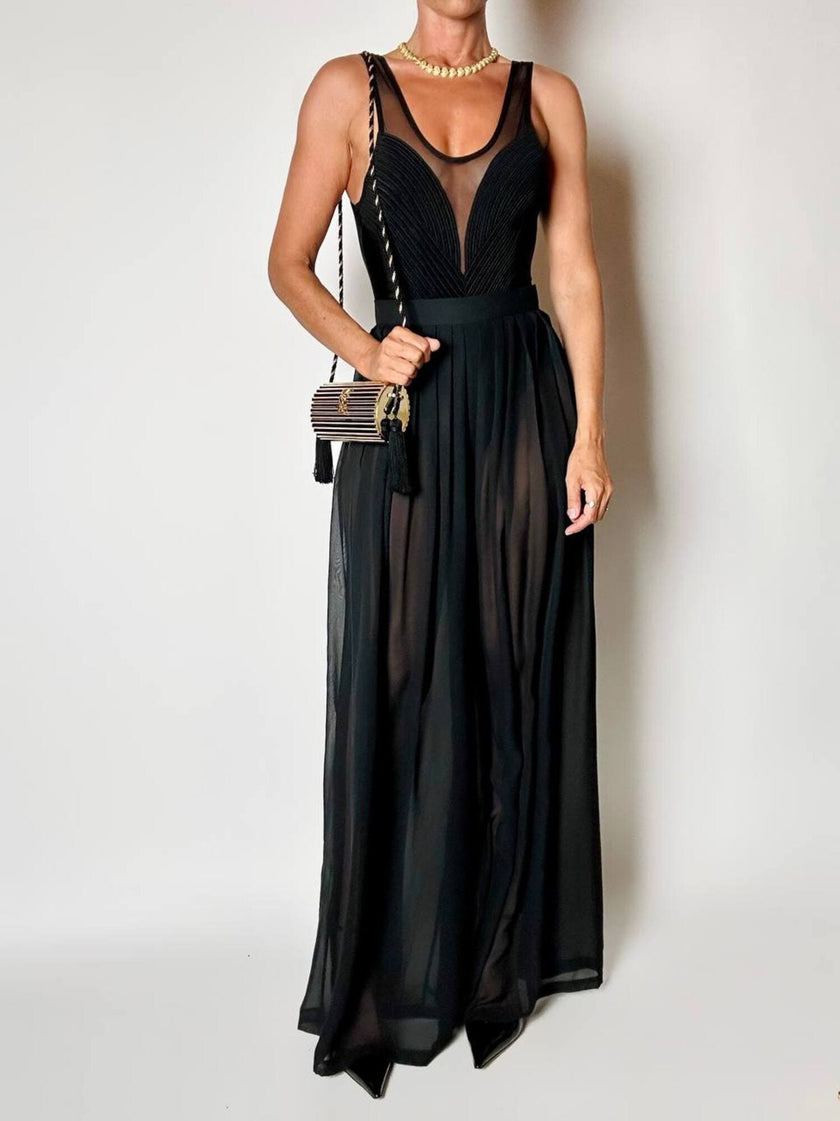 Costume intero nero con inserti in tulle e lavorazione a rilievo