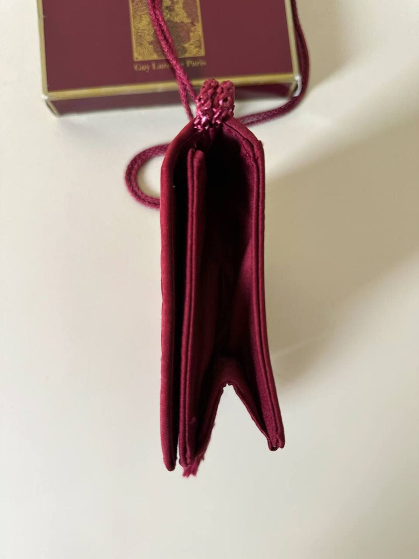 Borsa vintage Guy Laroche Paris in raso color lampone con nappa couture