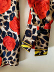 Camicia in seta leopardata con rose rosse e dettagli barocchi “Laurèl”