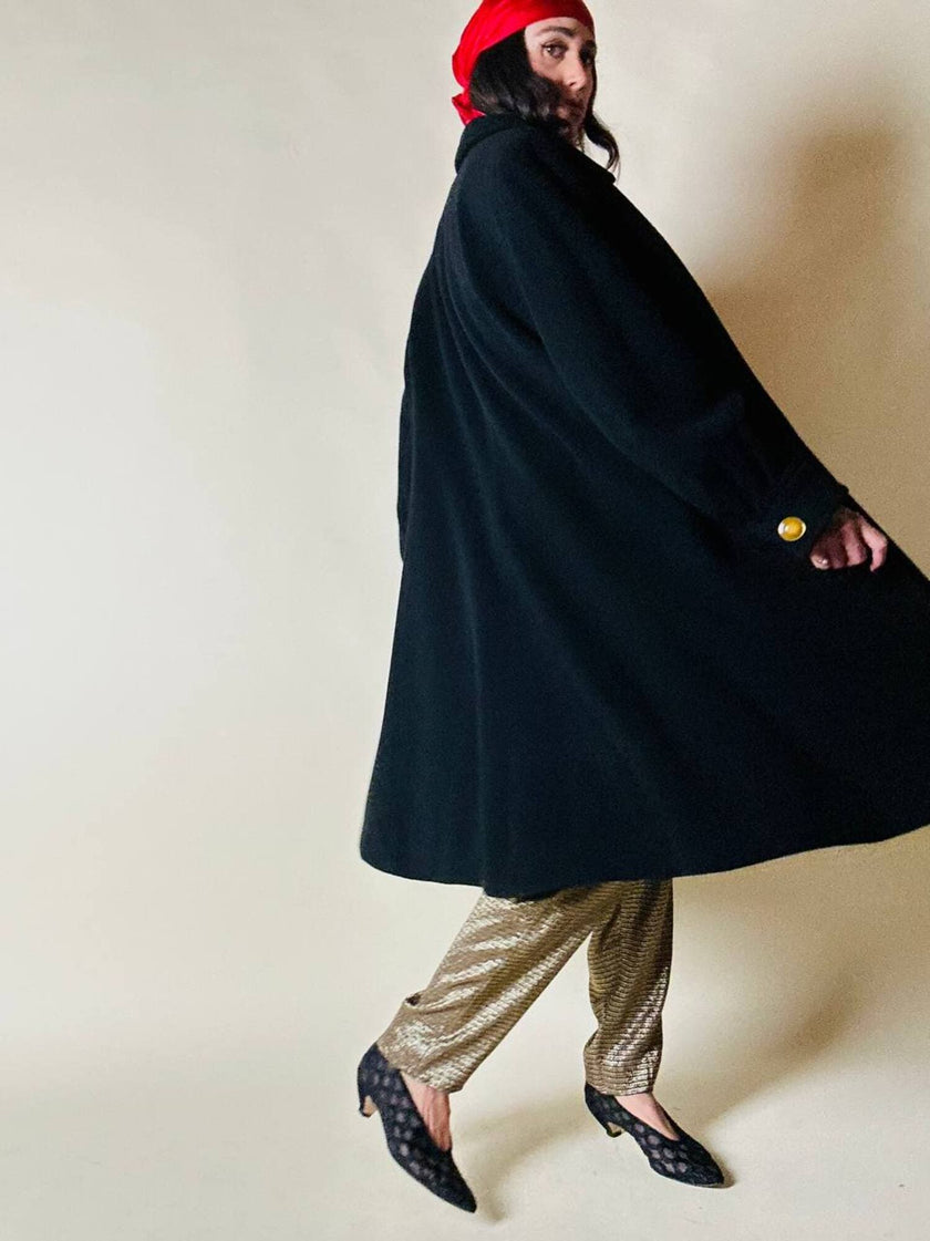 Cappotto nero con maxi bottoni gioiello multicolor “Yves Saint Laurent”