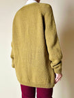 Cardigan lungo fatto a mano in lana verde acido con bottoni quadrati in tinta