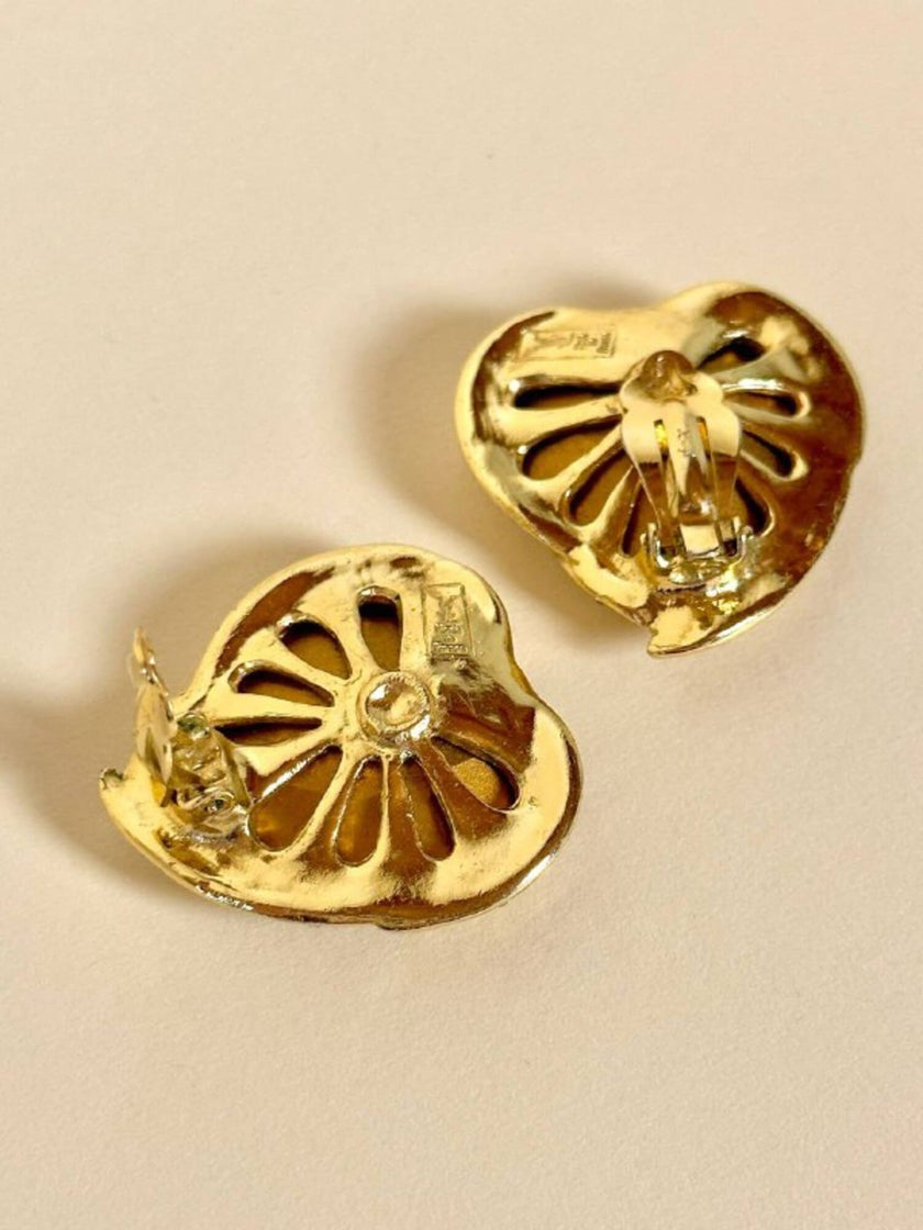 Clip oro con maxi cristalli a forma di cuore “Yves Saint Laurent”