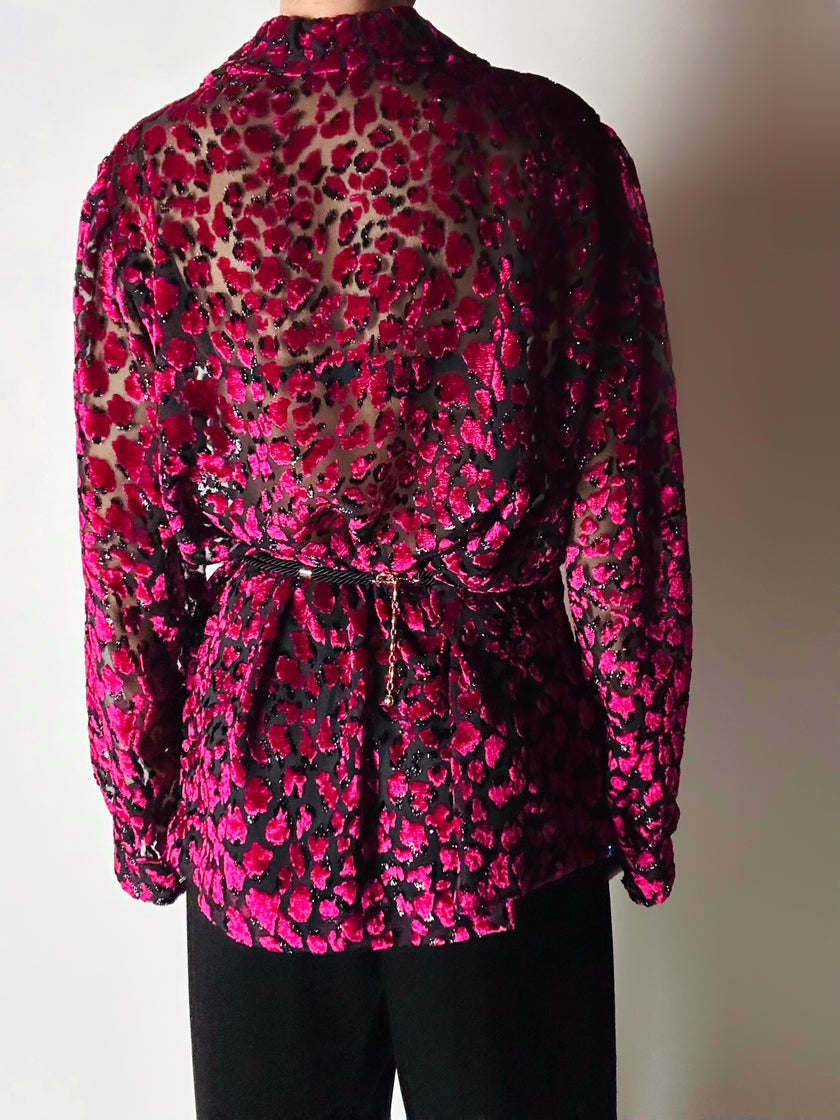 Camicia vintage in velluto dévoré amarena e lurex nero con motivo animalier