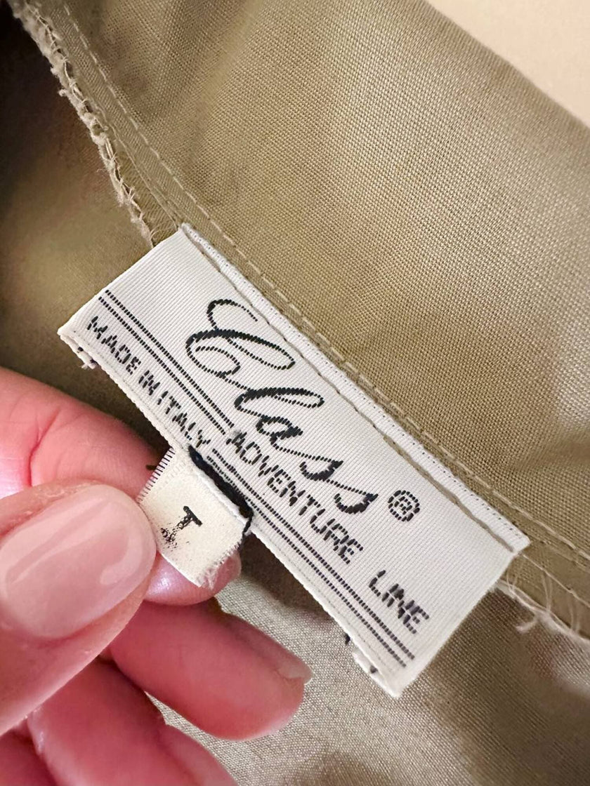 Jumpsuit Class in cotone color cachi con bottoni dorati