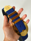 Cintura vintage Givenchy in nabuk blu cobalto con fibbia sagomata e passanti oro