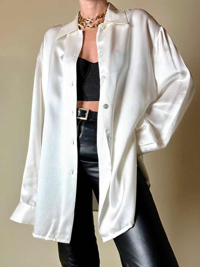 Camicia vintage in raso di seta avorio millerighe modello oversize con bottoni di madreperla