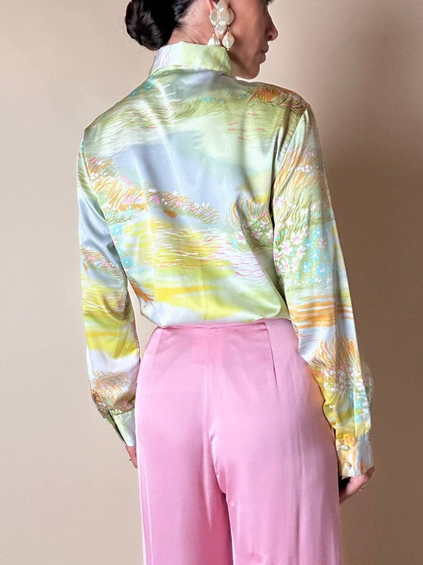 Camicia con fantasia bucolica in tonalità pastello 