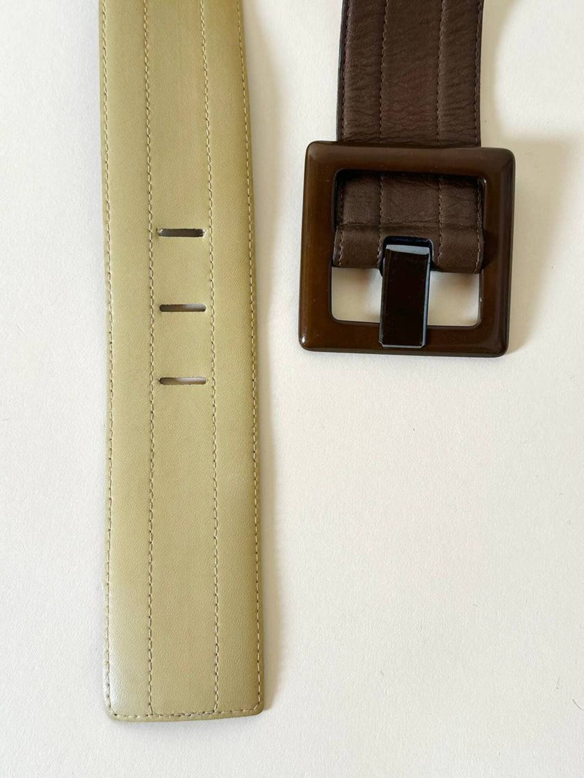 Cintura vintage Yves Saint Laurent in pelle marrone con maxi fibbia in resina