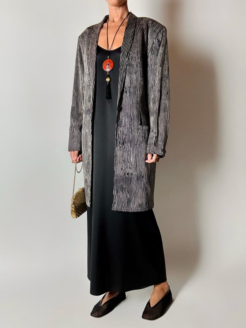 Blazer vintage Gianni Versace in seta goffrata a righe nere e avorio