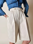 Bermuda Yves Saint Laurent in cotone color sabbia con bottoni dorati con logo YSL