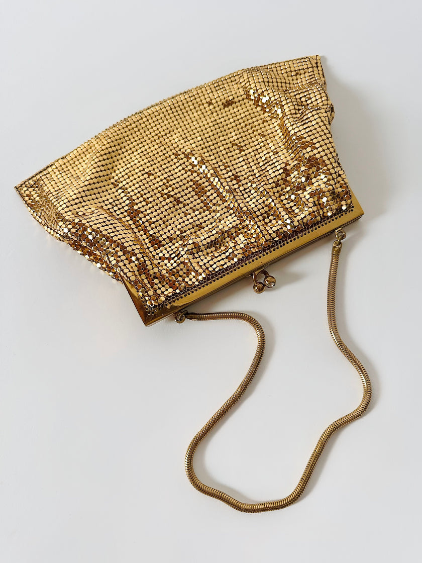 Mini bag vintage in maglia metallica dorata con chiusura gioiello