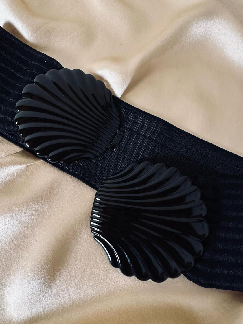 Cintura elastica nera con fermaglio smaltato a forma di capasanta