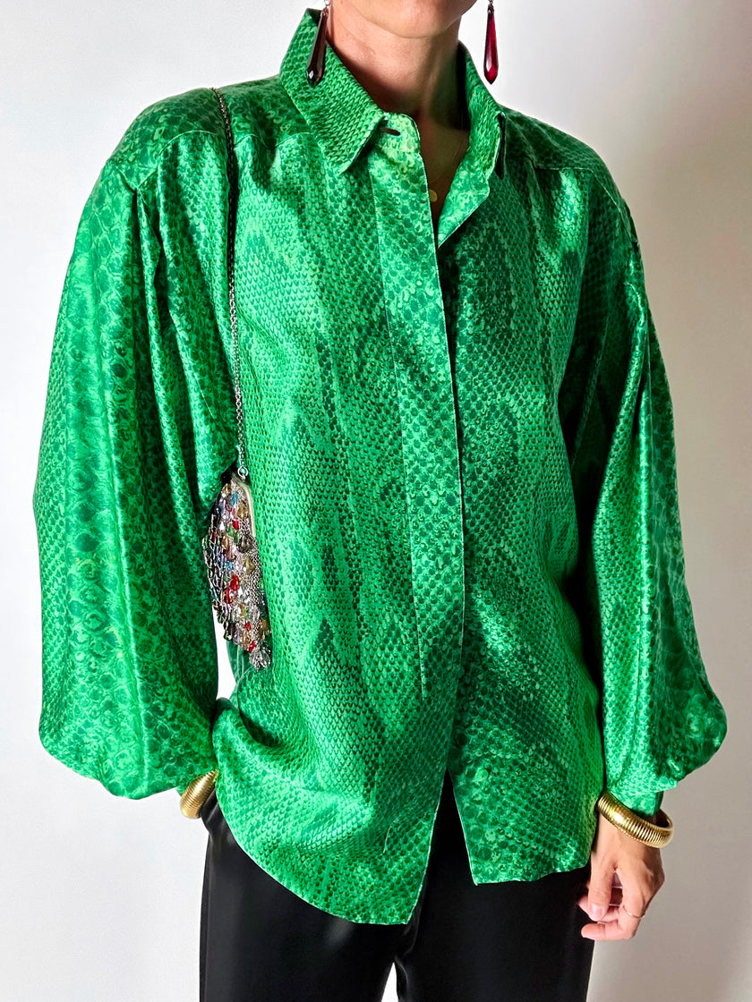 Camicia vintage sartoriale in raso di seta stampa pitone verde smeraldo