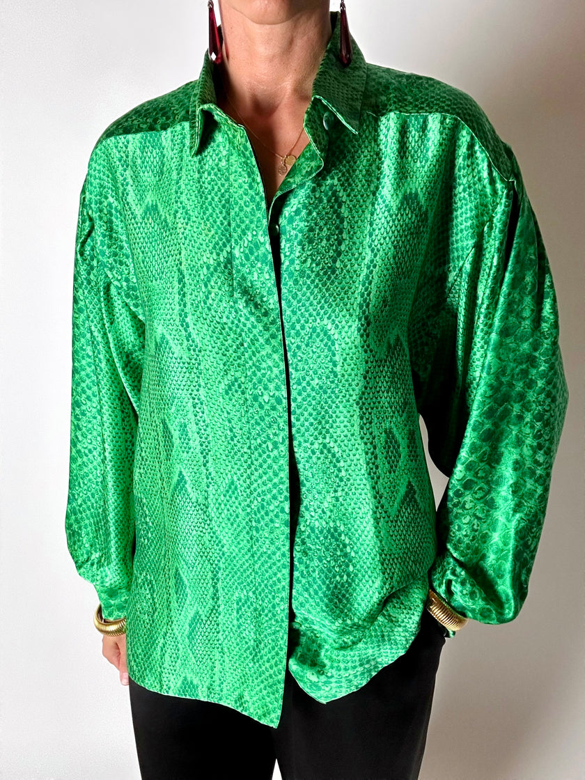 Camicia vintage sartoriale in raso di seta stampa pitone verde smeraldo