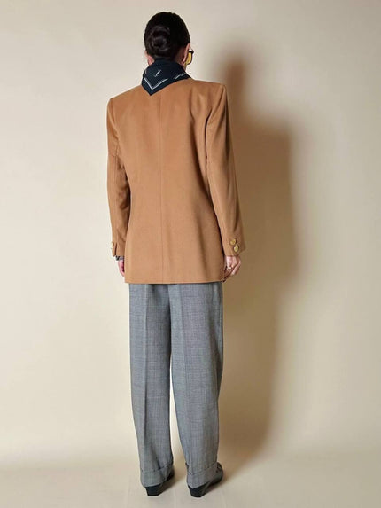 Blazer doppiopetto in lana color biscotto con bottoni dorati “Yves Saint Laurent”