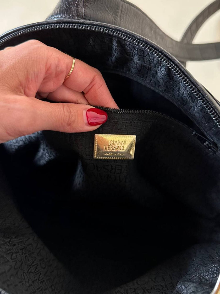 Borsa nera in pelle stampa coccodrillo “Gianni Versace”