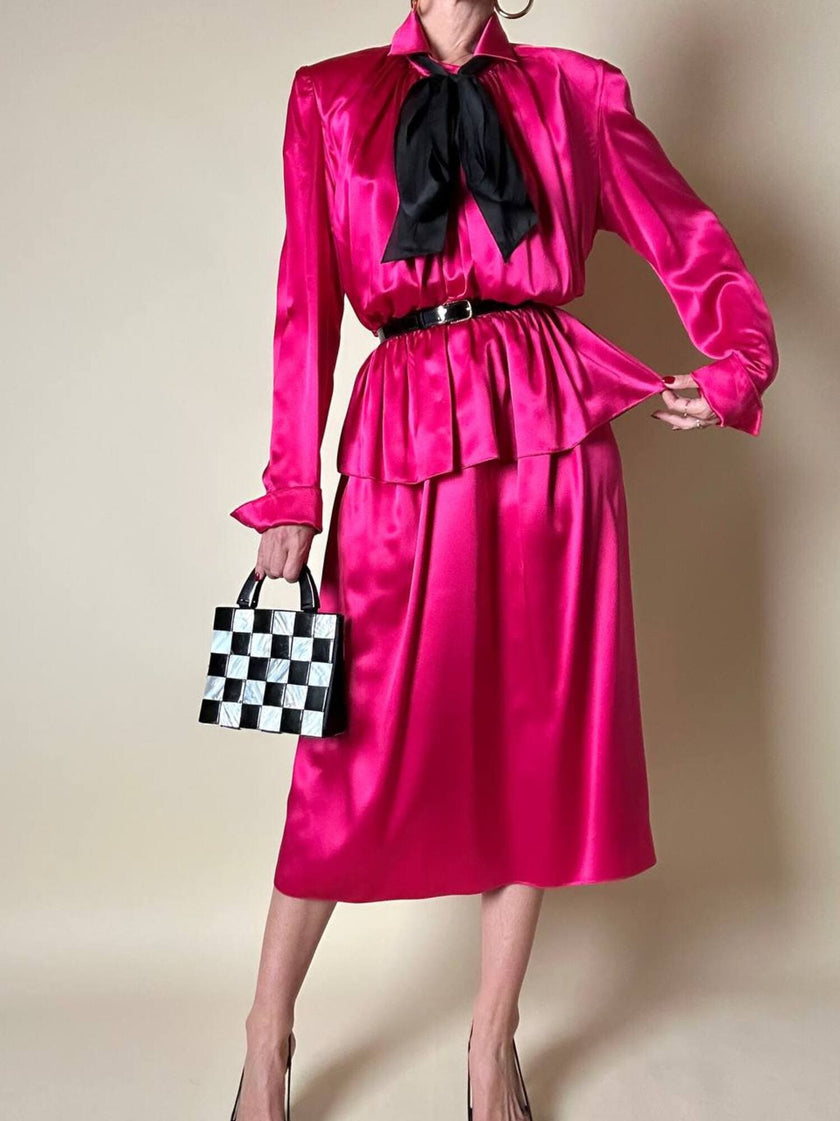 Abito longuette in raso di seta fucsia “Mulberry”