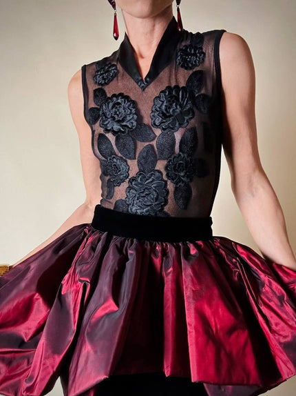 Body vintage La Perla in tulle nero e lana con applicazioni floreali in raso