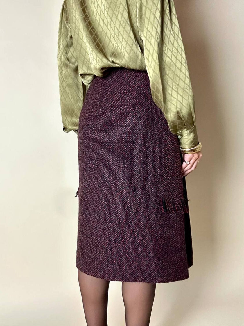 Gonna sartoriale A-Line in lana bouclé grigio antracite e rosso con bottoni in pelle