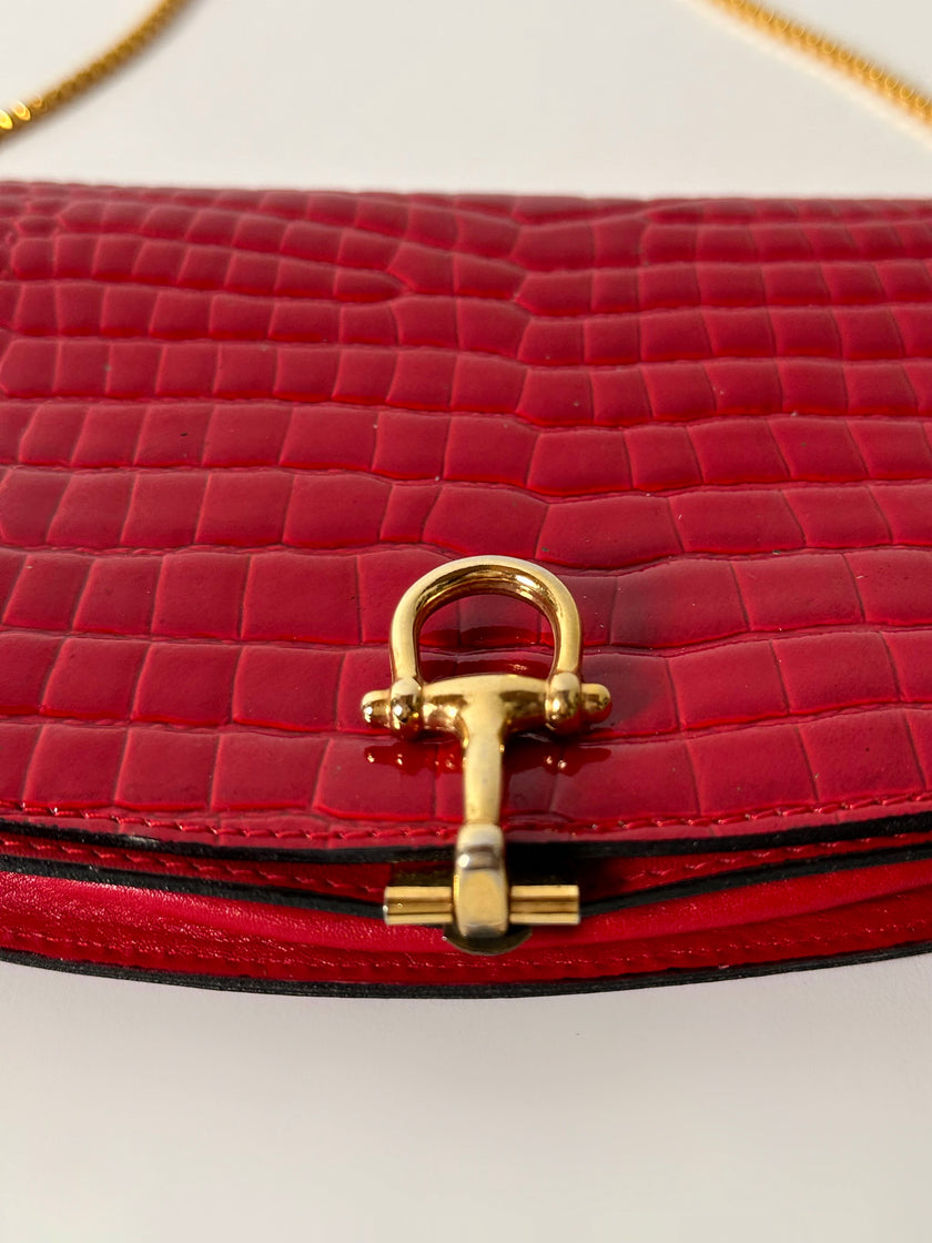 Borsa vintage in vernice rossa stampa coccodrillo con tracolla a catena dorata