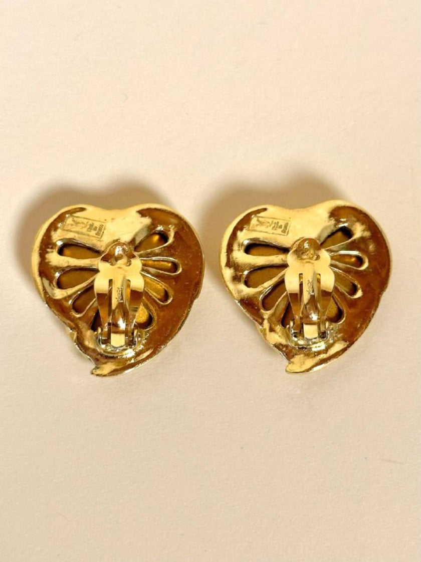Clip oro con maxi cristalli a forma di cuore “Yves Saint Laurent”