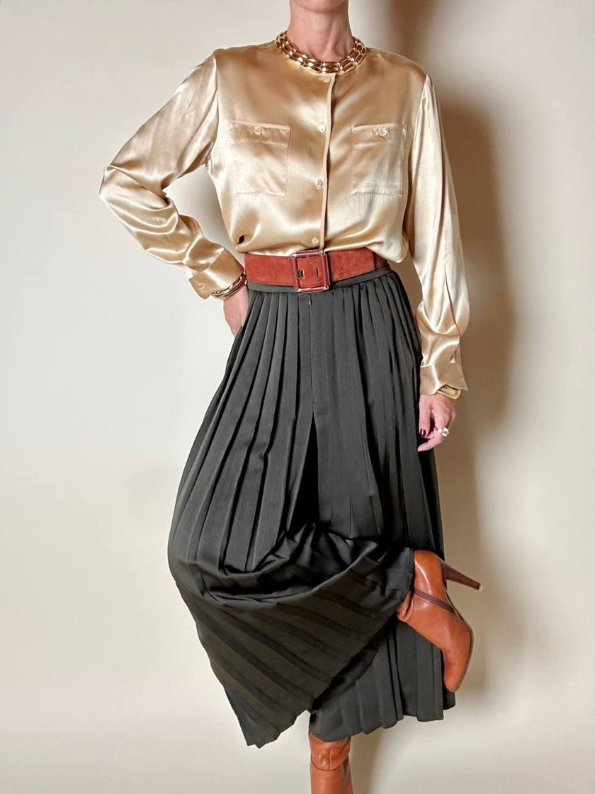 Camicia in raso di seta color champagne con bottoni i madreperla Carinissima