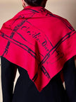 Foulard vintage Christian Dior in seta rossa con stampa bambù nera e maxi firma