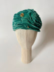 Turbante vintage fatto a mano in velluto verde acqua con drappeggi