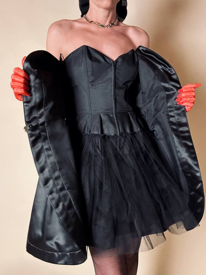 Mini abito in raso nero con bottoni gioiello “Max Dinè”
