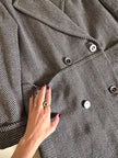 Cappotto sartoriale in lana spinata con bottoni Yves Saint Laurent
