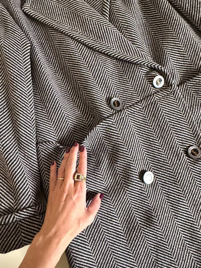 Cappotto sartoriale in lana spinata con bottoni Yves Saint Laurent
