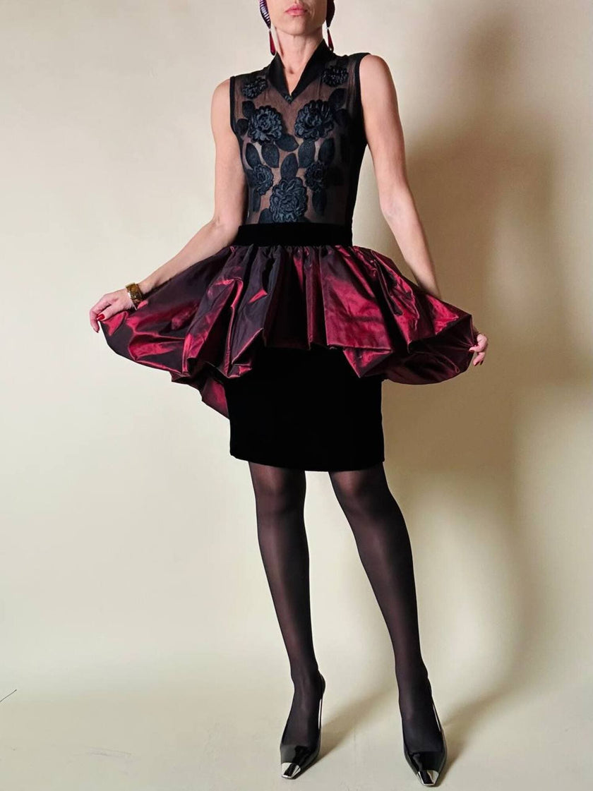 Body vintage La Perla in tulle nero e lana con applicazioni floreali in raso