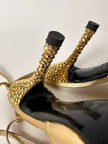 Décolleté slingback Gianni Versace in pelle laminata oro con punta affusolata lacci alla caviglia e tacco gioiello