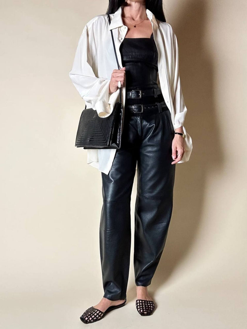 Pantalone vintage in pelle e camoscio nero a vita alta con doppie cinture