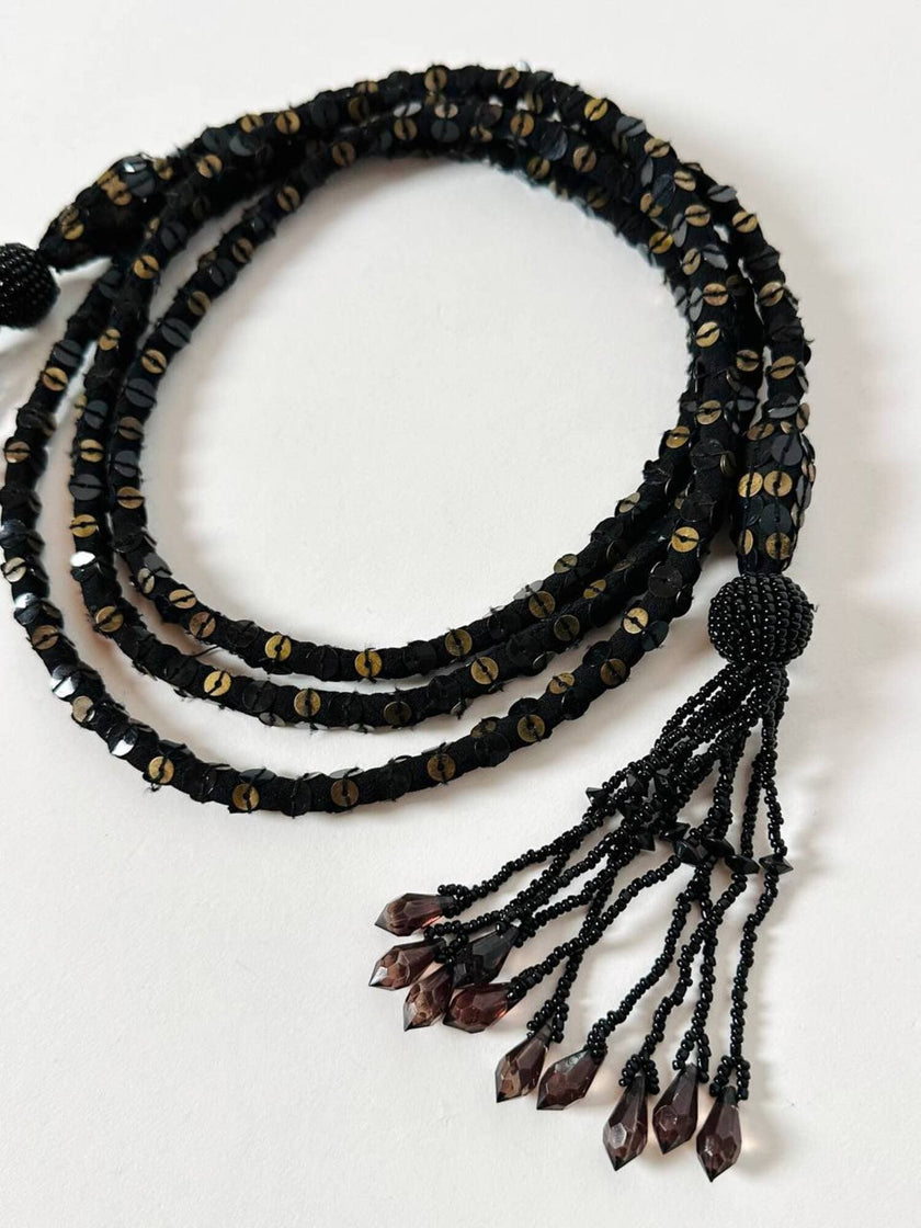 Cintura gioiello vintage in seta ricamata in paillettes con nappe gioiello