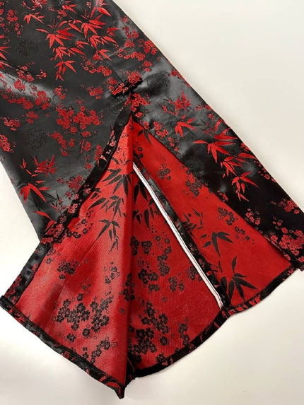 Gonna lunga vintage modello a tubino in raso jacquard nero e rosso fantasia bambù e fiori di prugno